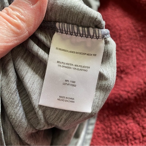 32 degrees ladies short sleeve scoop neck gray tee - Picture 4 of 4